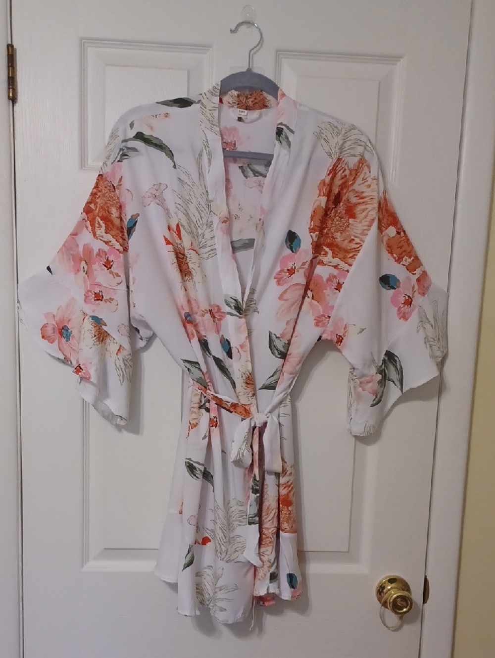 Unbranded, One Size, Antho Inspired,Floral White Kimono with Peach & Green Print